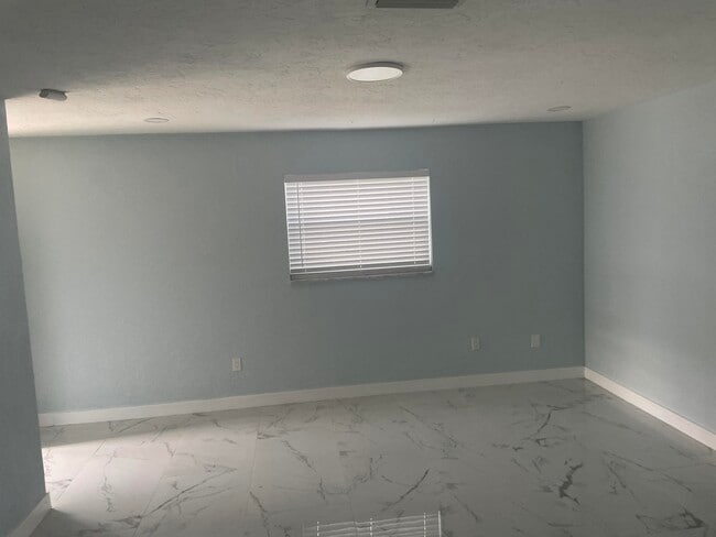 Building Photo - 4717 Carver St