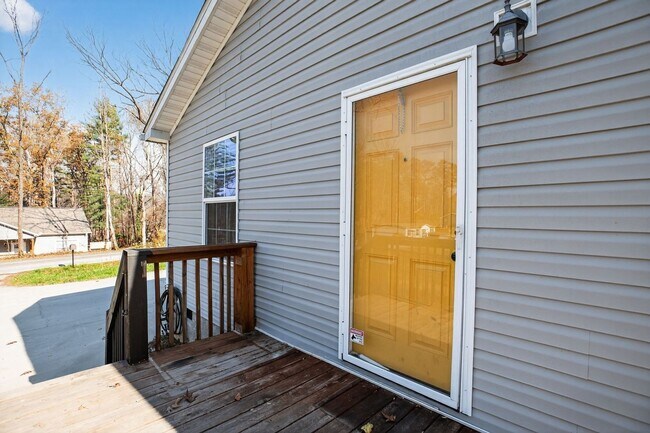 Building Photo - 318 Souther Rd