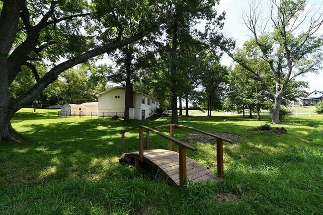 Building Photo - 2706 Christy Ave