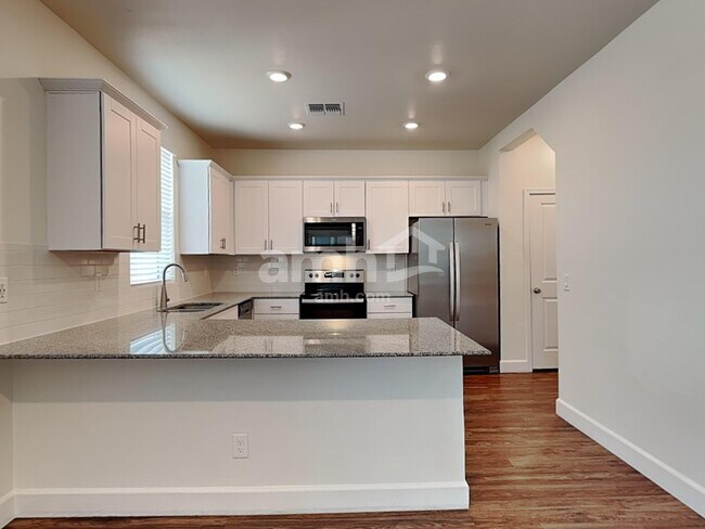 Building Photo - 678 W Bosal Dr