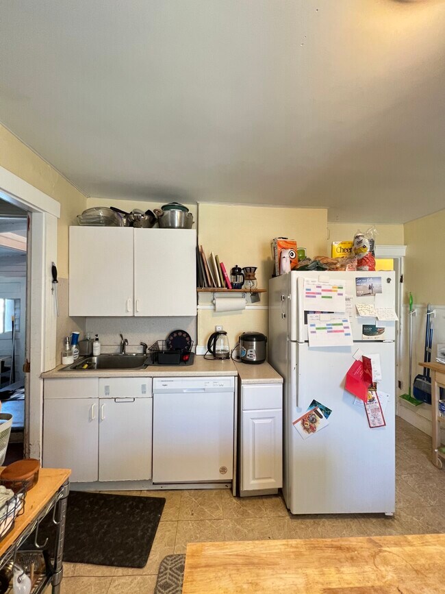 Building Photo - 7 Craigie St