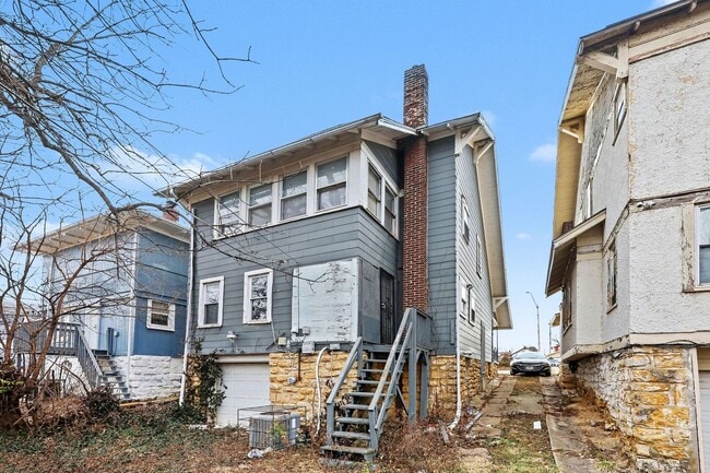 Building Photo - Beautiful 2 Bedroom 1 Bathroom house in Kansas City!