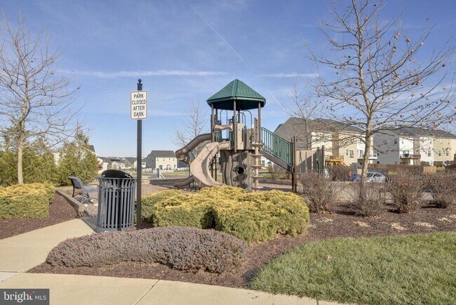 Building Photo - 104 Santa Fe Ct