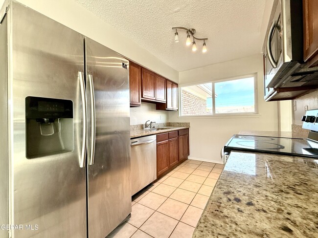 Building Photo - 5208 La Taste Ave