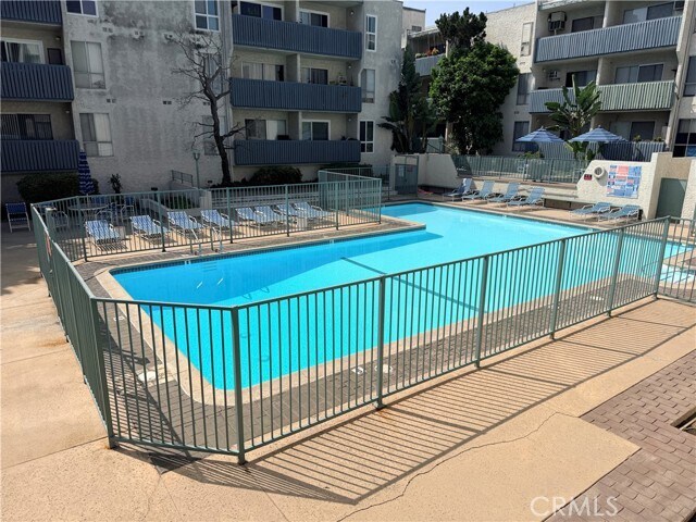 Building Photo - 550 W Regent St