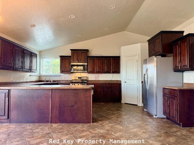 Building Photo - 234 W 2200 N