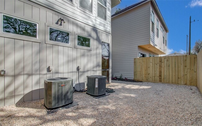 Building Photo - 4605 Edison St