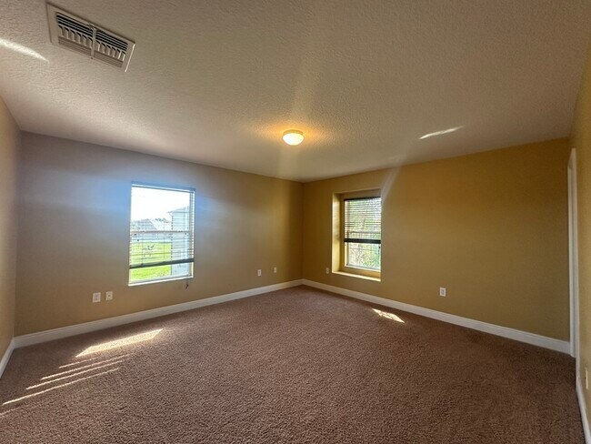Building Photo - 2412 Country Pond Ct