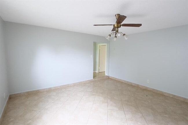 Building Photo - 6627 D S Bailey Ln