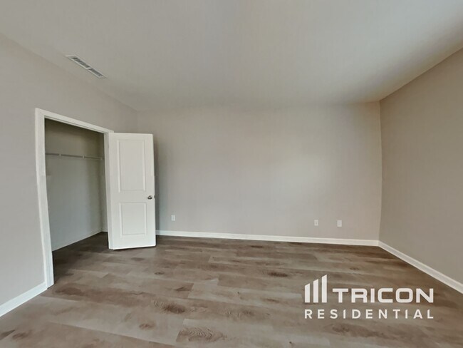 Building Photo - 44 Ashley Oaks Court