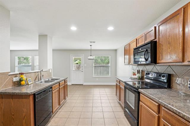 Building Photo - 9897 Dartmouth Dr