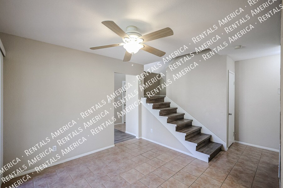 Building Photo - 4555 W Continental Dr