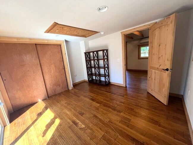 Building Photo - 1 Bedroom 1 Bath McMinnville OR