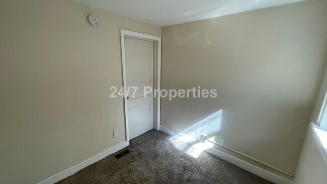 Building Photo - Nostalgic 2 BD | 2 BA House w/ Large Backy...