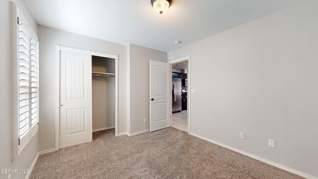 Building Photo - 13648 Samlesbury Ave