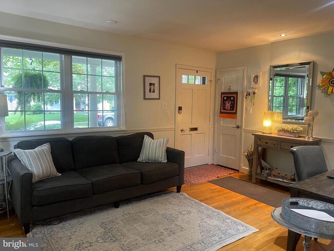 Building Photo - 4411 Edgefield Rd