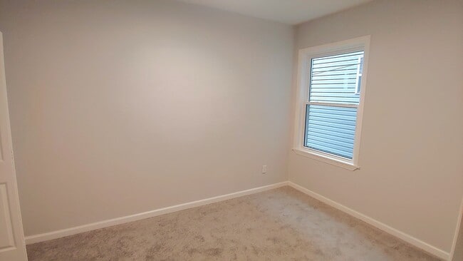 Building Photo - *Updated & Spacious 2BD/1BA First Floor apartment for rent in Mt. Washington*