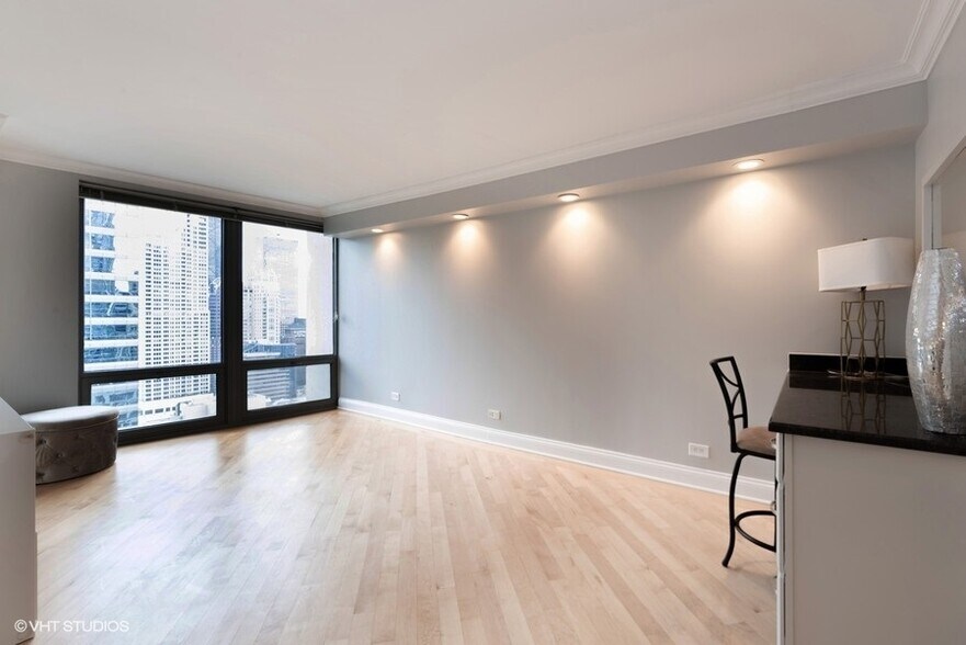 Building Photo - 440 N Wabash Ave