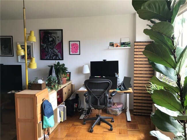 Building Photo - 30 Lake St