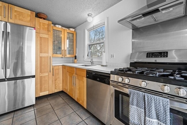 Primary Photo - 20 Astor St
