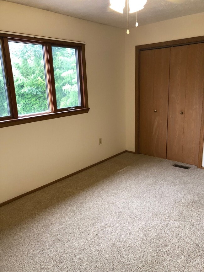 Front Bedroom Closet - 3557 Brodhead Rd