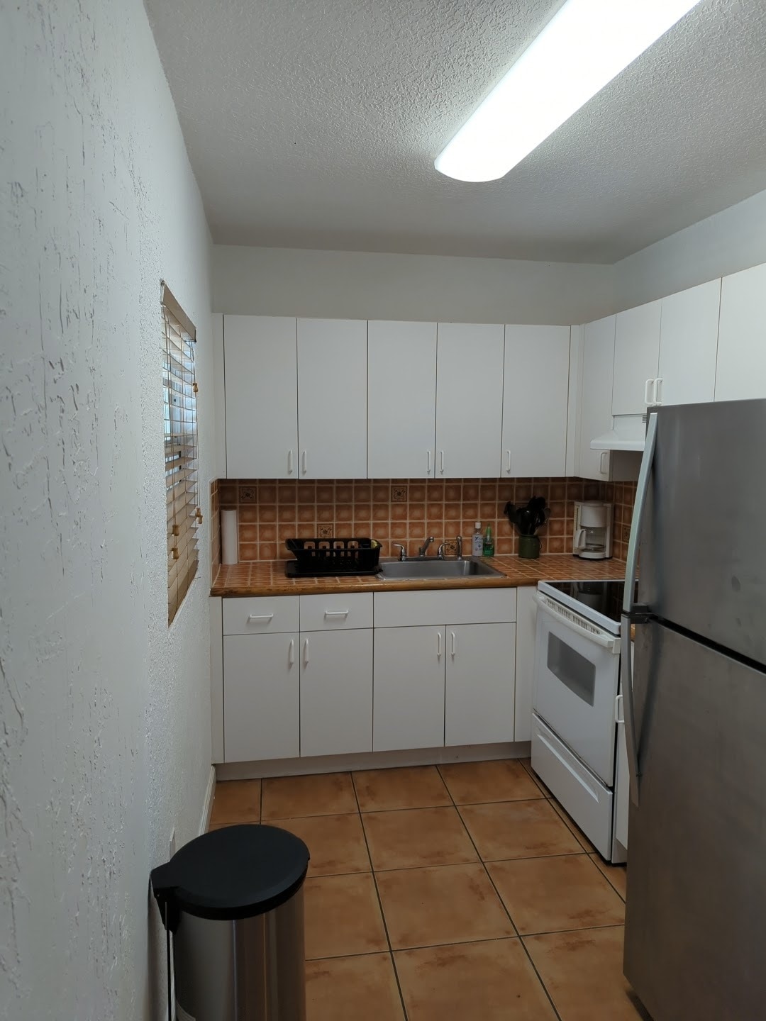 kitchen - 1905 SW 10th St