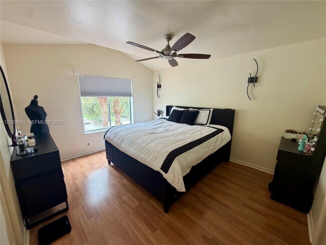 Building Photo - 1012 Coral Club Dr