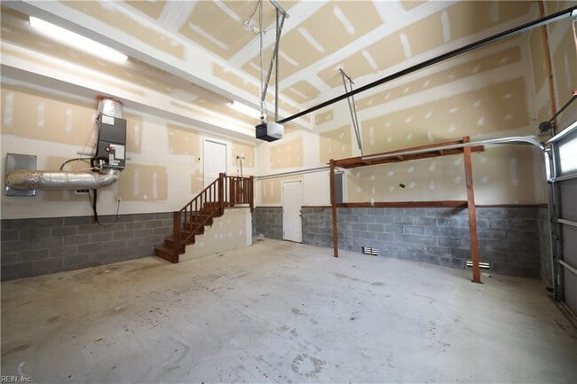Building Photo - 721 Thayor St