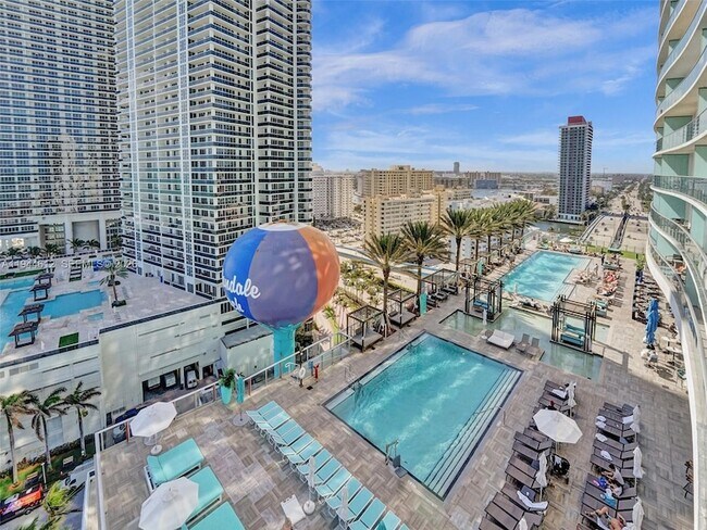 Building Photo - 4111 S Ocean Dr