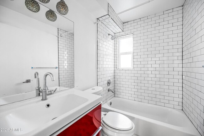 Building Photo - 3601 N 15th Ave