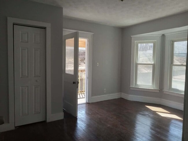Building Photo - 134 Parkway Dr