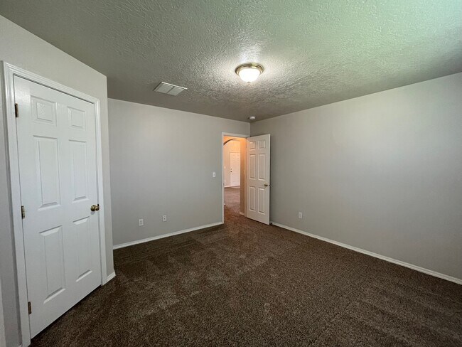 Building Photo - 16847 Bayou Way