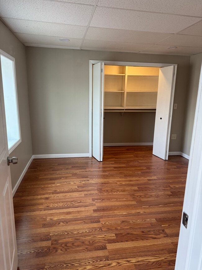 Building Photo - 102 S Main St