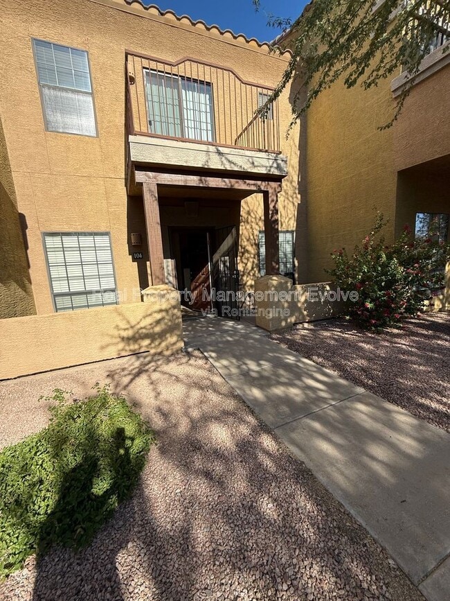 Building Photo - 1702 E Bell Rd