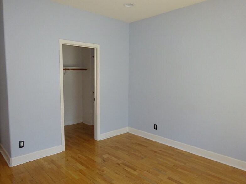 Building Photo - 3100 Tewksbury Way