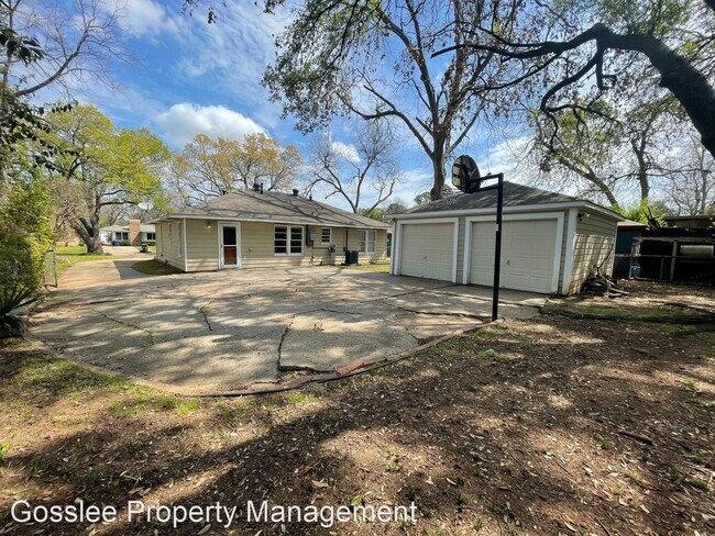 Building Photo - 3 br, 1 bath House - 357 Leland Avenue