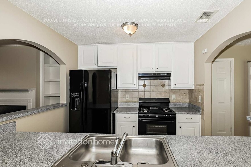 Building Photo - 3004 Meadow Glen Pass