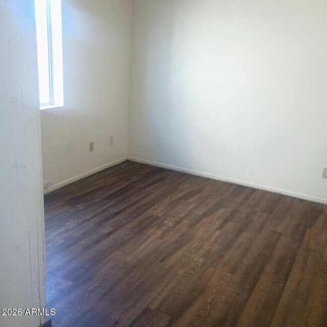 Building Photo - 1801 N Spring