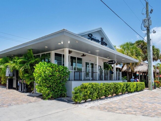 Building Photo - 4660 Ocean Blvd