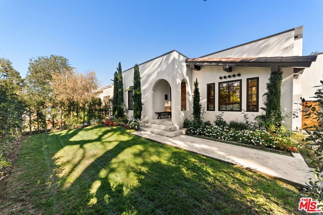 Building Photo - 358 N Bronson Ave