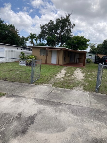 Building Photo - 5710 SW 38th St