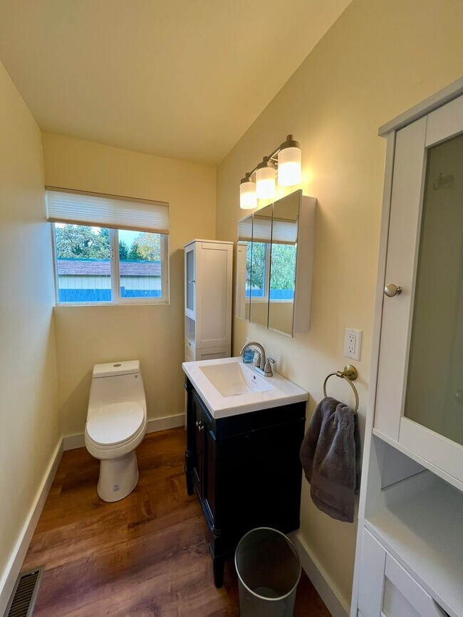 Building Photo - Water Included! Fully Remodeled 1 BD + Loft