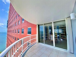 Building Photo - 1627 Brickell Ave