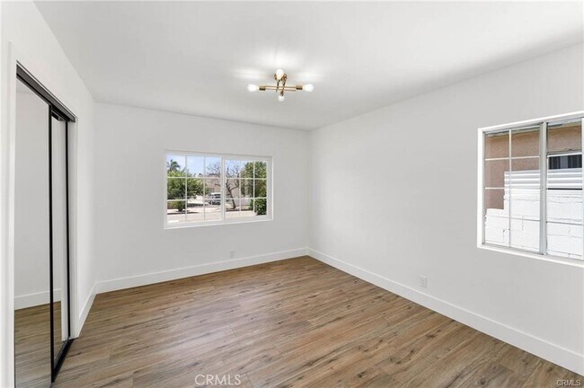 Building Photo - 11445 Saticoy St