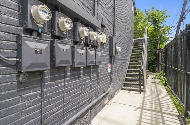 Building Photo - 6810 Del Rio St