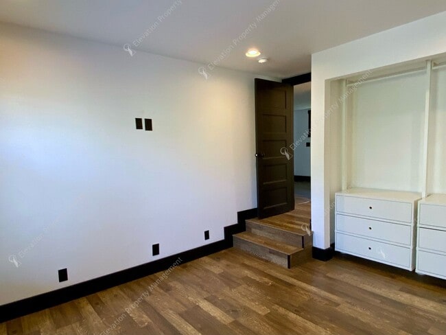 Building Photo - Unfurnished - Charming 3-Bedroom Home in D...
