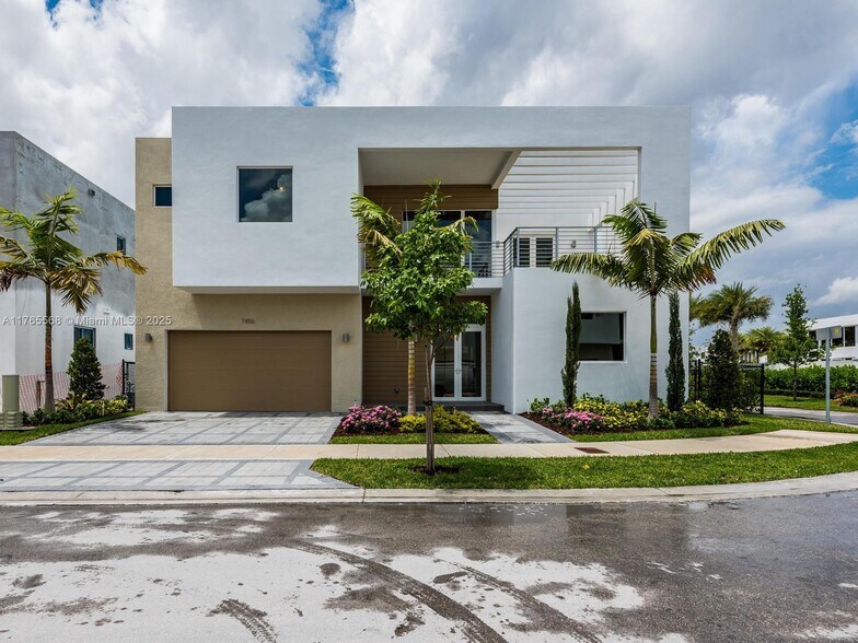 Building Photo - 7456 NW 101st Ave