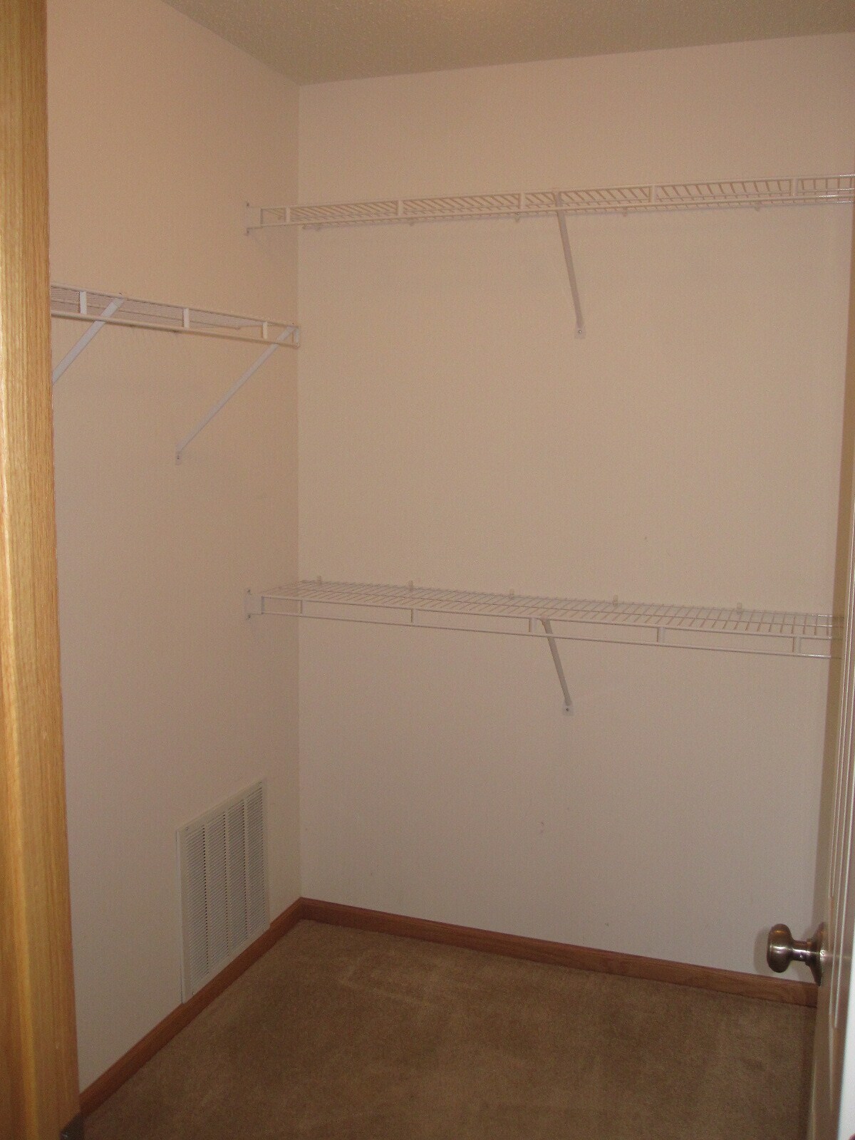 Building Photo - 3553 Sterling Heights Dr