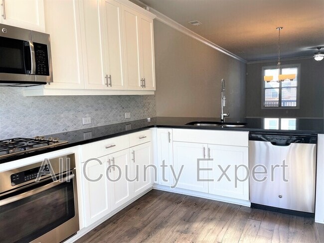 Building Photo - 113 Laurel Crst Aly