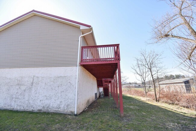 Building Photo - Two Bedroom Apartment in Jersey Shore with Many Amenities!